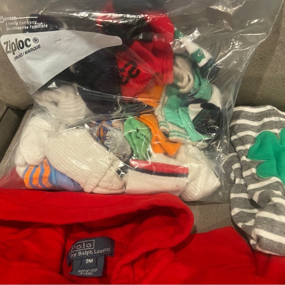 9 Month Lot Baby Clothes Ralph Lauren, Carters, etc - Picture 7 of 12